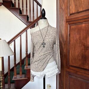 Buffalo David Bitton Cheetah Print Long Sleeve Top Cozy Cute Grunge Indie